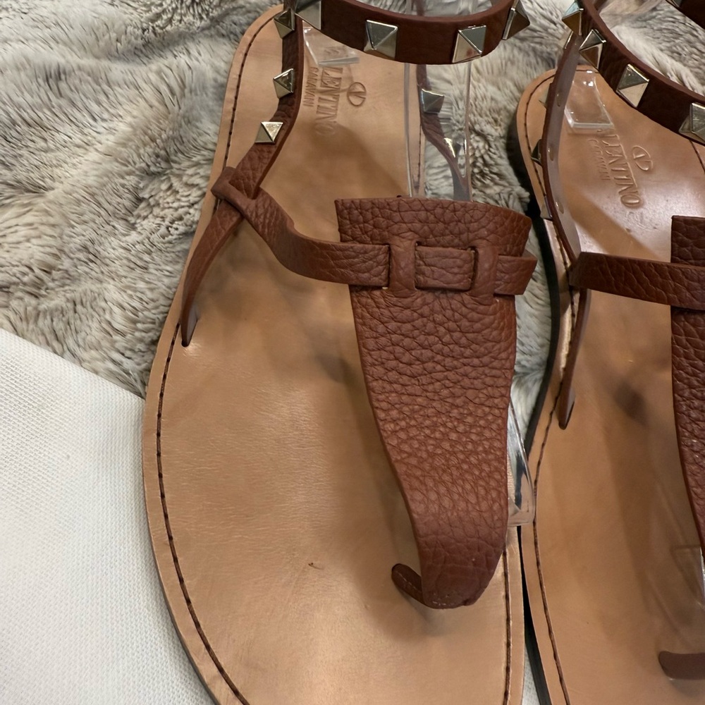 Valentino Garavani Rockstud Leather Sandals - Picture 3 of 16